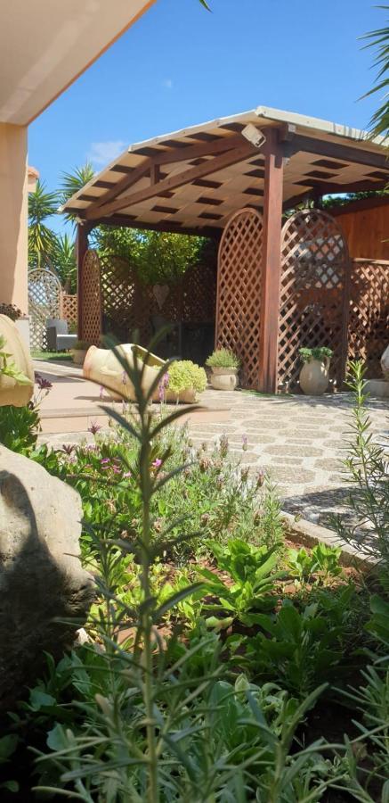 B&B L'Oasi Del Sole Uggiano La Chiesa Bagian luar foto