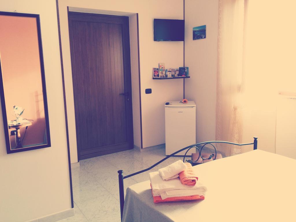 B&B L'Oasi Del Sole Uggiano La Chiesa Ruang foto