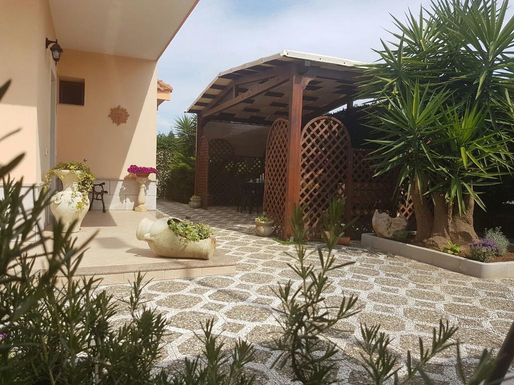 B&B L'Oasi Del Sole Uggiano La Chiesa Bagian luar foto