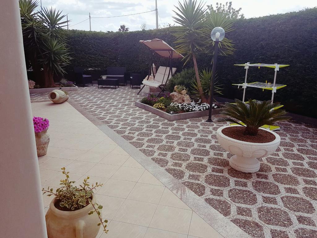 B&B L'Oasi Del Sole Uggiano La Chiesa Bagian luar foto