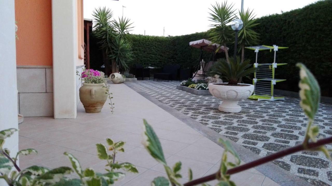 B&B L'Oasi Del Sole Uggiano La Chiesa Bagian luar foto